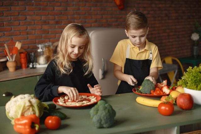 Jak vařit dětem školou povinným? Jak zatraktivnit společné stravování?  (ilustrační foto) | foto: Fotobanka Pixabay