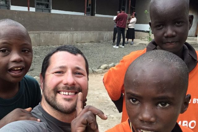 Africe už několik let pomáhá záchranář z Jičína Matěji Břeský | foto: Matěj Břeský