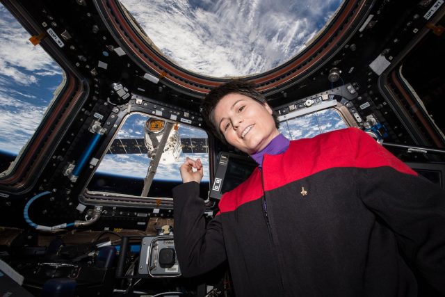Astronautka Evropské kosmické agentury Samantha Cristoforettiová v modulu Cupola na Mezinárodní vesmírné stanici | foto: NASA Public Domain
