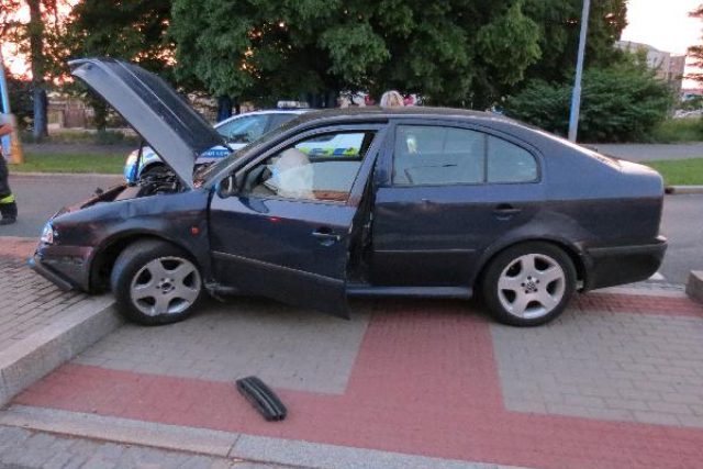 Opilý řidič se řítil po Hradci stokilometrovou rychlostí a ujížděl před policejní hlídkou | foto: Policie České republiky
