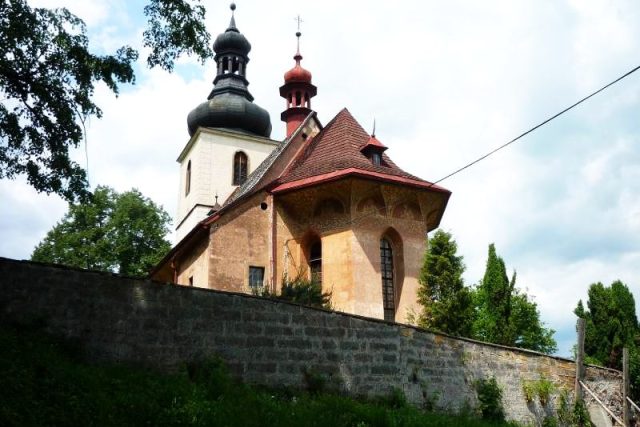 Dolní Olešnice,  areál kostela sv. Jakuba | foto: Blažek Viktor,  NPÚ - ÚOP v Josefově