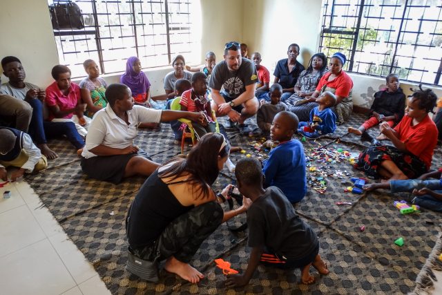 Do Tanzanie jel Matěj Břeský původně na dovolenou,  teď tam pomáhá | foto: Klára Břeská