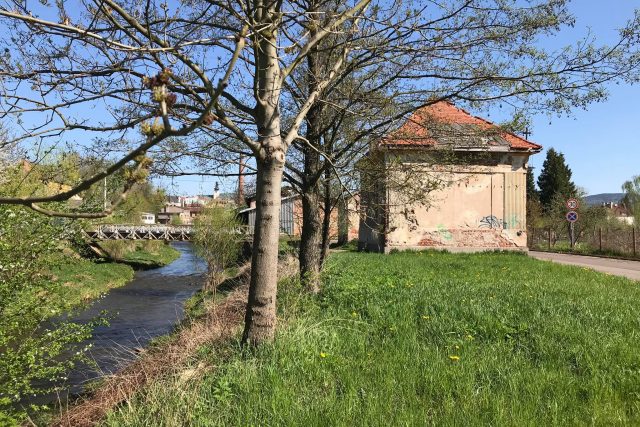 Na břehu řeky Stěnavy v Broumově vznikne nové odpočinkové místo | foto: Kateřina Ostradecká