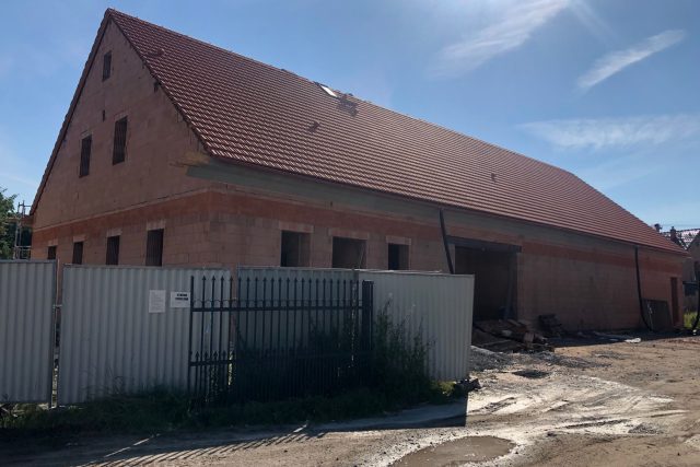 Hrubá stavba depozitáře jičínského muzea v Robousích je téměř hotova | foto: Kateřina Kohoutová,  Český rozhlas