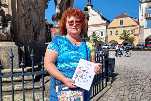 Publicistka Dagmar Ruščáková a křest její nové knihy s názvem Alžběta a drak | foto: Vladislava Wildová,  Český rozhlas