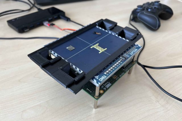 Miniaturní stroje by mohly pomoci s tříděním elektronického odpadu | foto: Ondřej Vaňura,  Český rozhlas