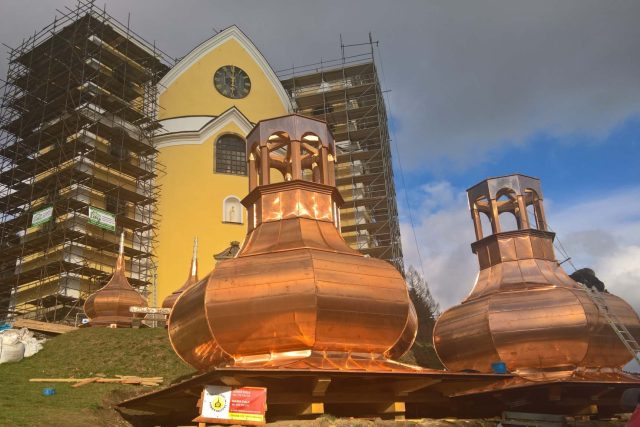 Nové báně a zvony ozdobí kostel Nanebevzetí Panny Marie v Neratově  | foto: Jana Házová,  Český rozhlas