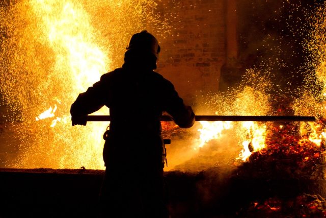 Při požárech hasiči zachraňují velké hodnoty  (ilustrační foto) | foto: Fotobanka Pixabay