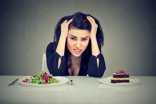 Jak čelit nezdravému zahánění stresu jídlem?  (ilustrační foto) | foto: Profimedia