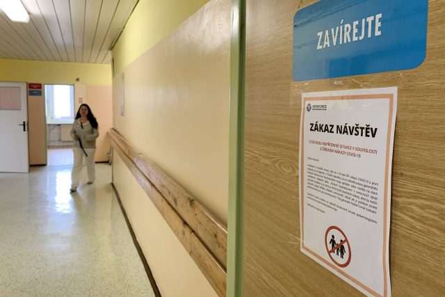 V nemocnicích platí zákaz návštěv  (ilustrační foto) | foto: Josef Ženatý,  Český rozhlas,  Český rozhlas