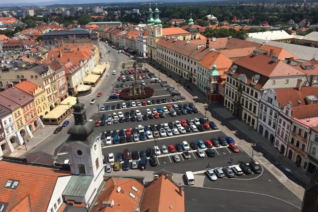 Z ochozu Bílé věže v Hradci Králové je krásný výhled na Velké náměstí | foto: Jana Házová,  Český rozhlas