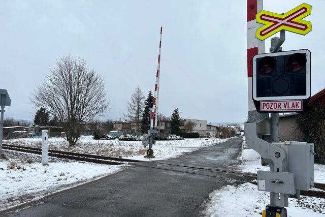 Správa železnic chce v Broumově zrušit dva železniční přejezdy,  radnice s tím nesouhlasí | foto: Václav Plecháček,  Český rozhlas