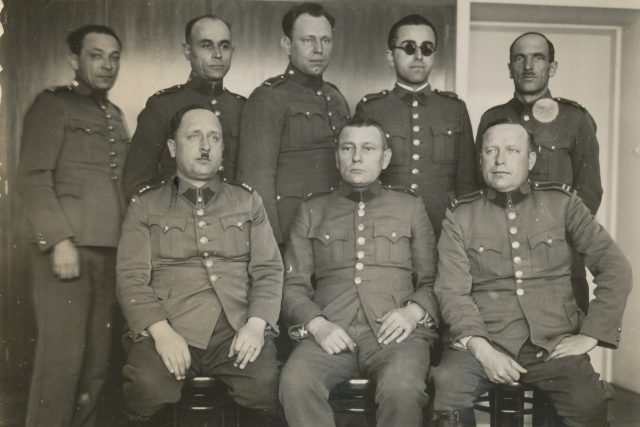 Příslušníci četnické pátrací stanice v Hradci Králové v roce 1937 | foto: archiv plk. JUDr. Michala Dlouhého,  PhD.