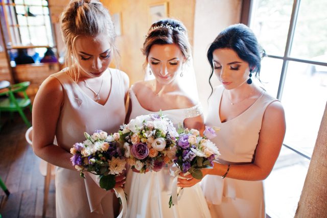 Svatba,  nevěsta,  družičky,  kytice | foto: Fotobanka Profimedia
