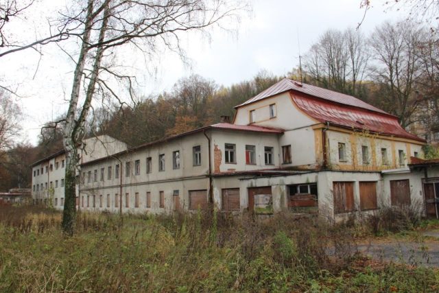Nový vlastník zahájí demolici zchátralých objektů v lázních Běloves | foto: Městský úřad Náchod