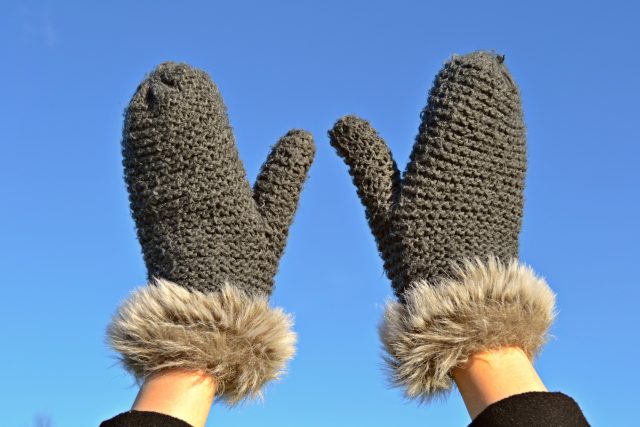 V zimě nás klouby bolí víc. Zahřejte si je a noste rukavice  (ilustrační foto) | foto: Fotobanka Pixabay