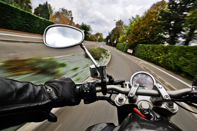 Rychlá jízda na motorce je opojná. Ale riskantní  (ilustrační foto) | foto: Fotobanka Pixabay