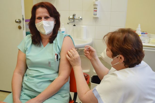 Krajské nemocnice zahajují očkování proti covid-19  (ilustrační foto) | foto: Radka Miloševská,  Nemocnice Agel Valašské Meziříčí