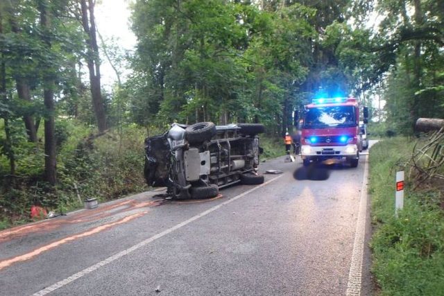 Tragická dopravní nehoda u obce Rudník na Trutnovsku | foto: HZS Královéhradeckého kraje