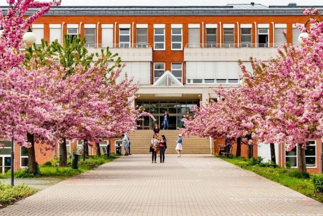 Pedagogická fakulta je nejen největší,  ale i nejstarší fakultou hradecké univerzity  (ilustrační foto) | foto: Univerzita Hradec Králové