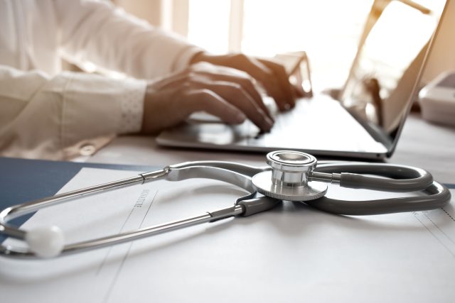 Stále víc nemocničních lékařů vypovídá přesčasovou práci  (ilustrační foto) | foto: Shutterstock