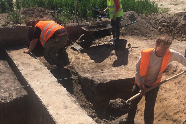 4 000 let staré pravěké osídlení našli archeologové u Domašína na Rychnovsku | foto: Vojtěch Krátký