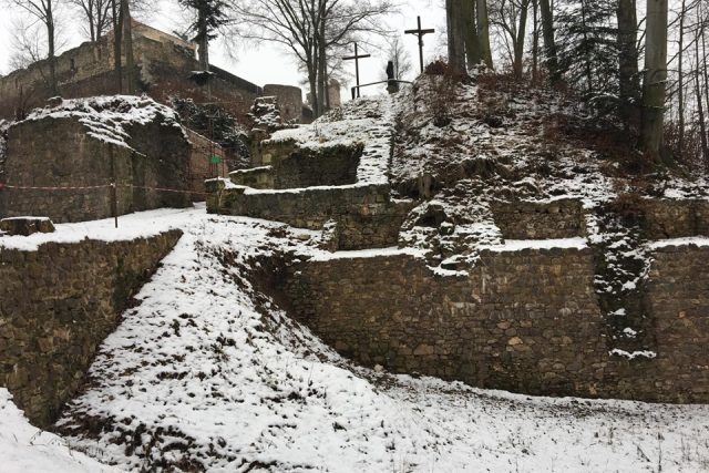 Hrad Potštejn možná v minulosti vypadal jinak,  než jak se doposud uvádělo | foto: Jana Házová,  Český rozhlas