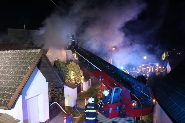 Za tragickým požárem v Třebechovicích pod Orebem stála zřejmě nedbalost | foto: HZS Královéhradeckého kraje