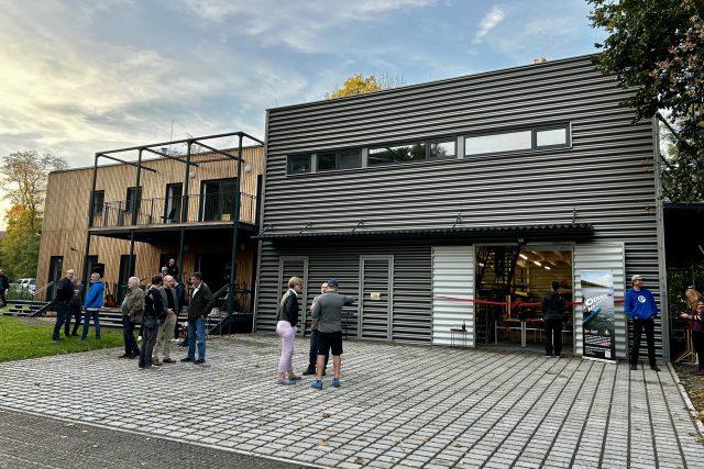 Vodáci v Hradci Králové mají novou loděnici na břehu Orlice | foto: Adéla Kavříková,  Český rozhlas