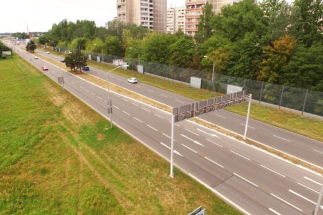 Výstavba protihlukových stěn na Rašínově třídě v Hradci Králové | foto: Ředitelství silnic a dálnic ČR