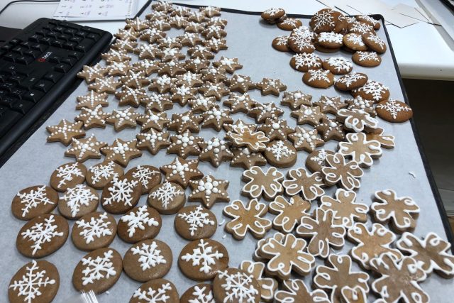Vánoční cukroví už pečou budoucí cukráři v Nové Pace | foto: Kateřina Kohoutová,  Český rozhlas