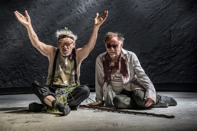 King Lear - Ian McKellen a Danny Webb | foto: Johan Persson