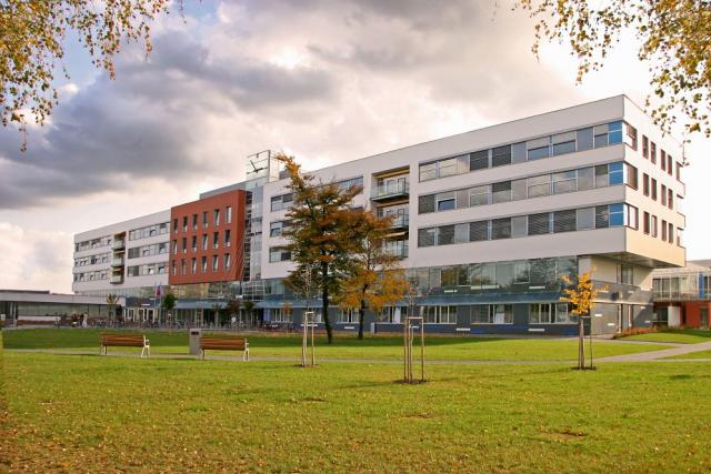 Fakultní nemocnice Hradec Králové je finančně nejzdravějším zdravotnickým zařízením mezi fakultními nemocnicemi | foto: archiv Fakultní nemocnice Hradec Králové