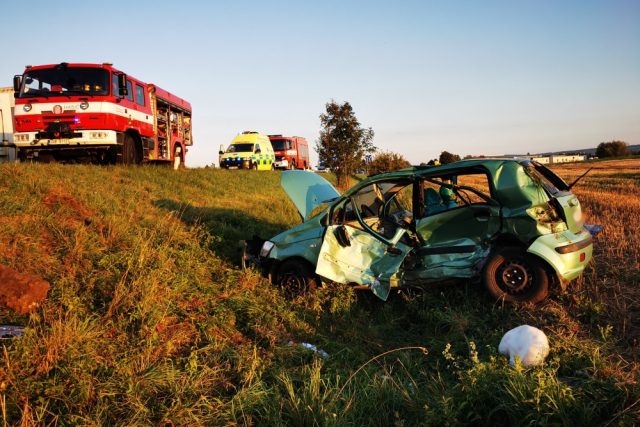 Tragická dopravní nehoda v Milovicích u Hořic | foto: HZS Královéhradeckého kraje