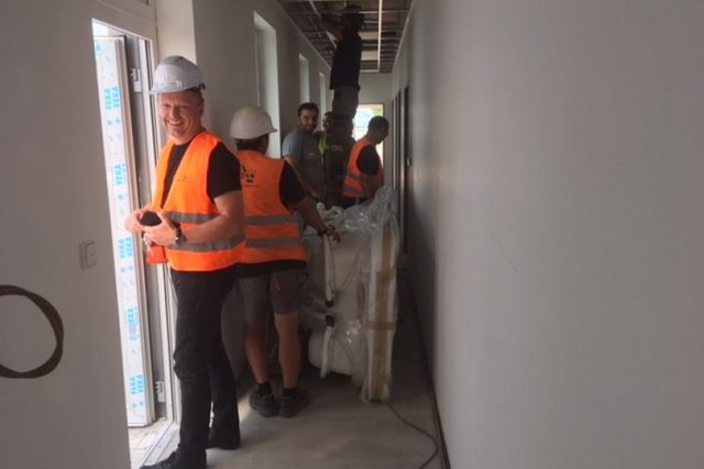 V náchodské oblastní nemocnici stavbaři dokončují nový ambulantní pavilon rehabilitace | foto: Lucie Peterková
