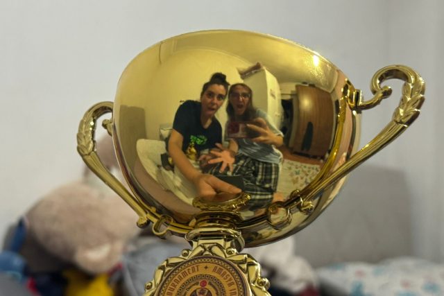 Elen Hetfleischová jako první na světě sesadila z trůnu Kazachy v jejich národní hře Bestemshe | foto: archiv Elen Hetfleischové