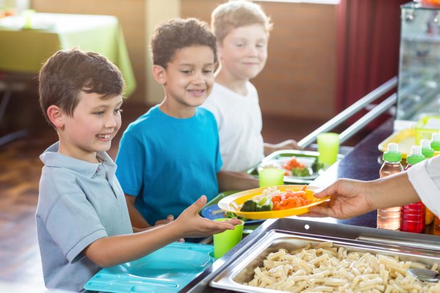 Školní jídelna | foto: Shutterstock