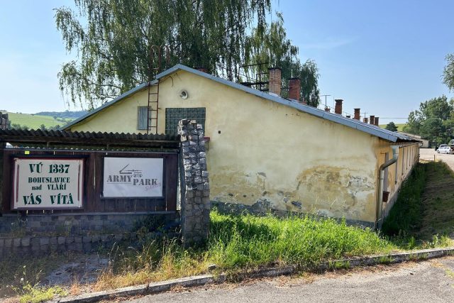 Areál bývalých vojenských kasáren u Slavičína | foto: Blanka Kovandová,  Český rozhlas