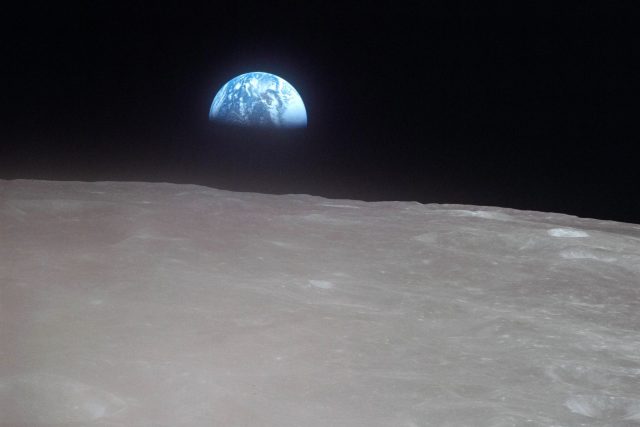 Pohled na Zemi z Měsíce | foto: NASA