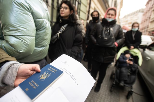 Ukrajinští uprchlíci před úřadem práce   (ilustrační foto) | foto: René Volfík,  iROZHLAS.cz