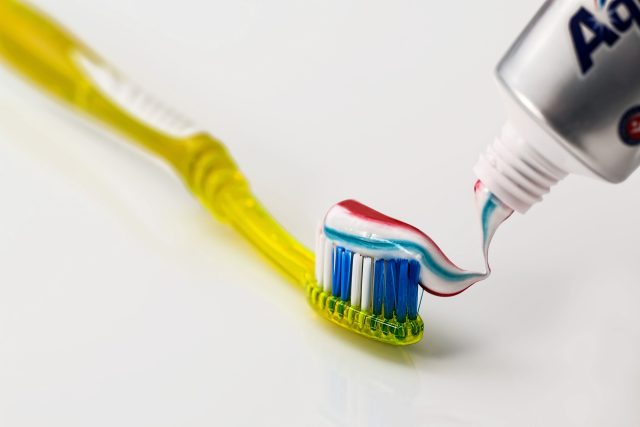 U dětí je důležité správné čištění zubů kontrolovat a také zuby dočišťovat  (ilustrační foto)  | foto: stevepb,  Pixabay