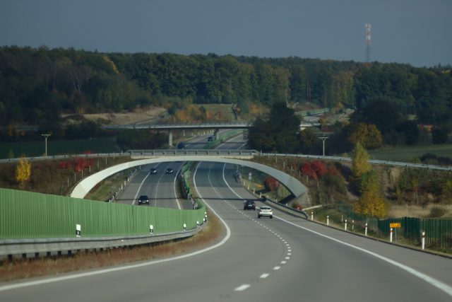 Dálnice D11  (ilustrační foto). | foto: Aktron,  Wikimedia Commons,  CC BY-SA 4.0